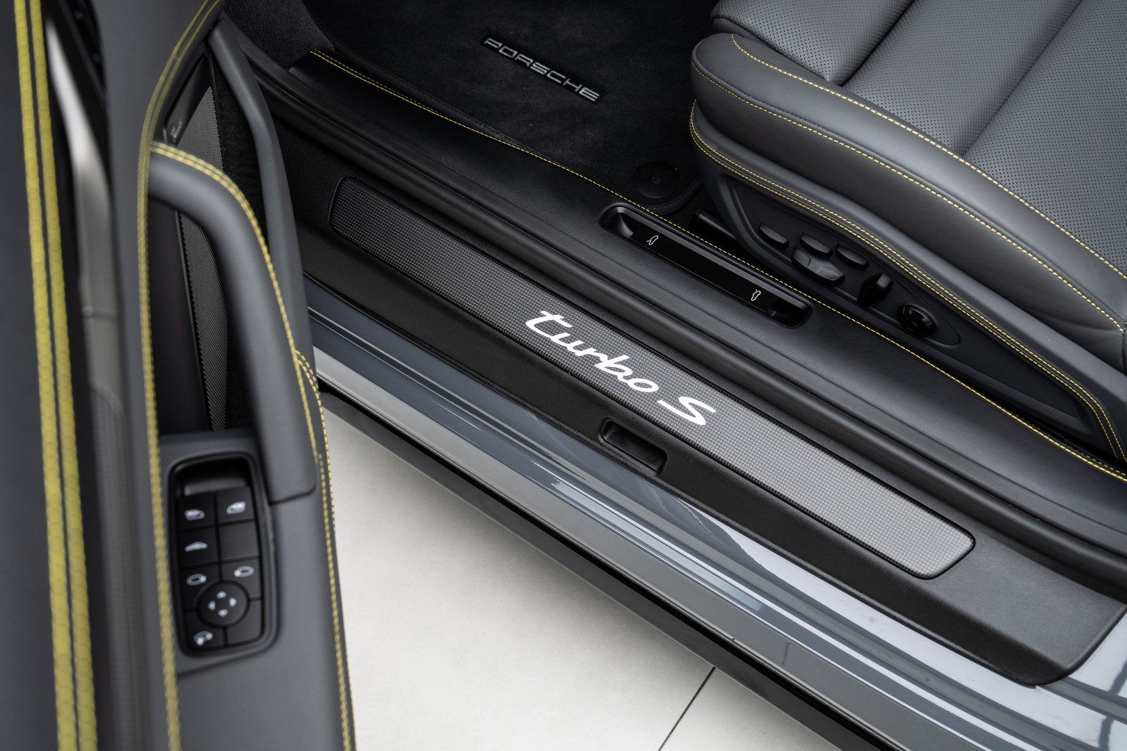 2026 PORSCHE 911 TURBO S GCC SPECS – EXCELLENT CONDITION
